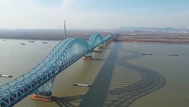 4k航拍南京大胜关铁路大桥视频的预览图